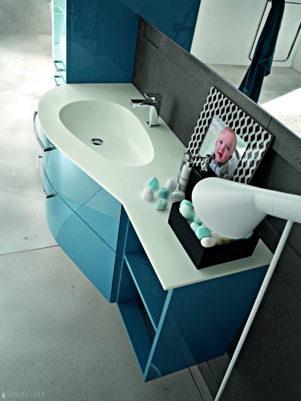 Play - bathroom accessories, modern interior, bathroom bench, bathroom armoire, bathroom tile, bathroom mirrors, contemporary bathroom, bathroom d????cor, Play bathroom, , Italian bathroom