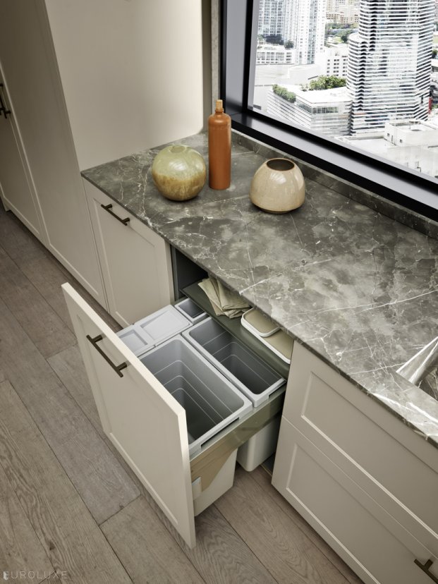 Quadra 70 - minimalistic kitchen, dining furniture, contemporary kitchen, modern design, Quadra 70 Chicago, kitchen Chicago, pedini cabinets chicago, modern kitchen, italian, european kitchen, Quadra 70 by Pedini, custom kitchen cabinets, urban interior, kitchen cabinets