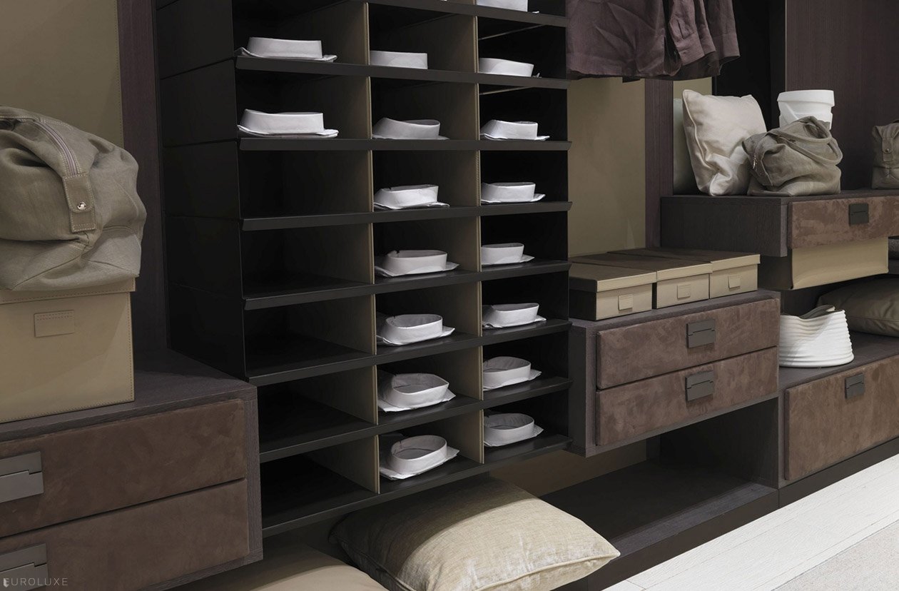 Walk-In-Closets - 