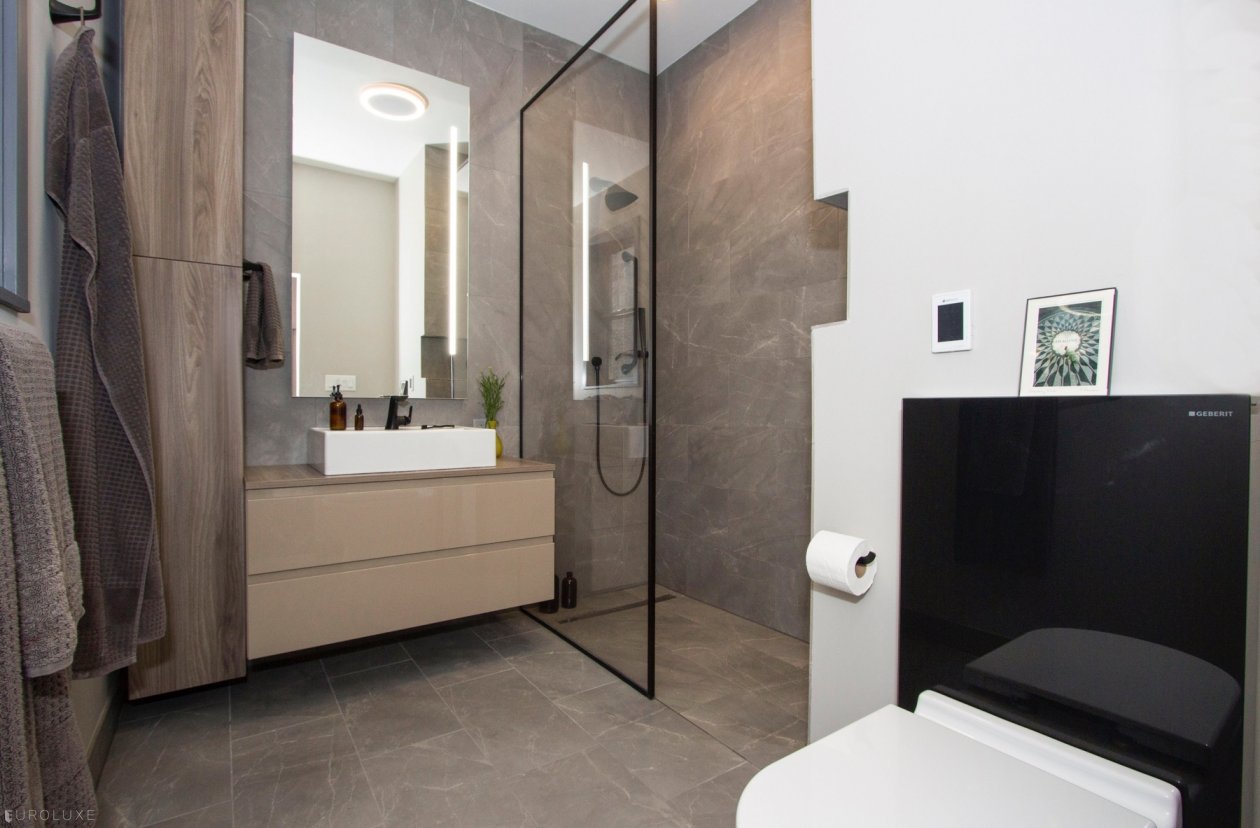 Chicago | East Village Kitchen & Master Bath - Modern laminated kitchen, Italian laminated cabinets