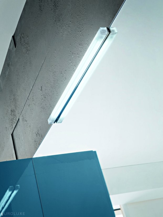 Play - Italian bathroom, Play bathroom, bathroom bench, bathroom mirrors, bathroom d????cor, bathroom armoire, contemporary bathroom, , bathroom tile, modern interior, bathroom accessories