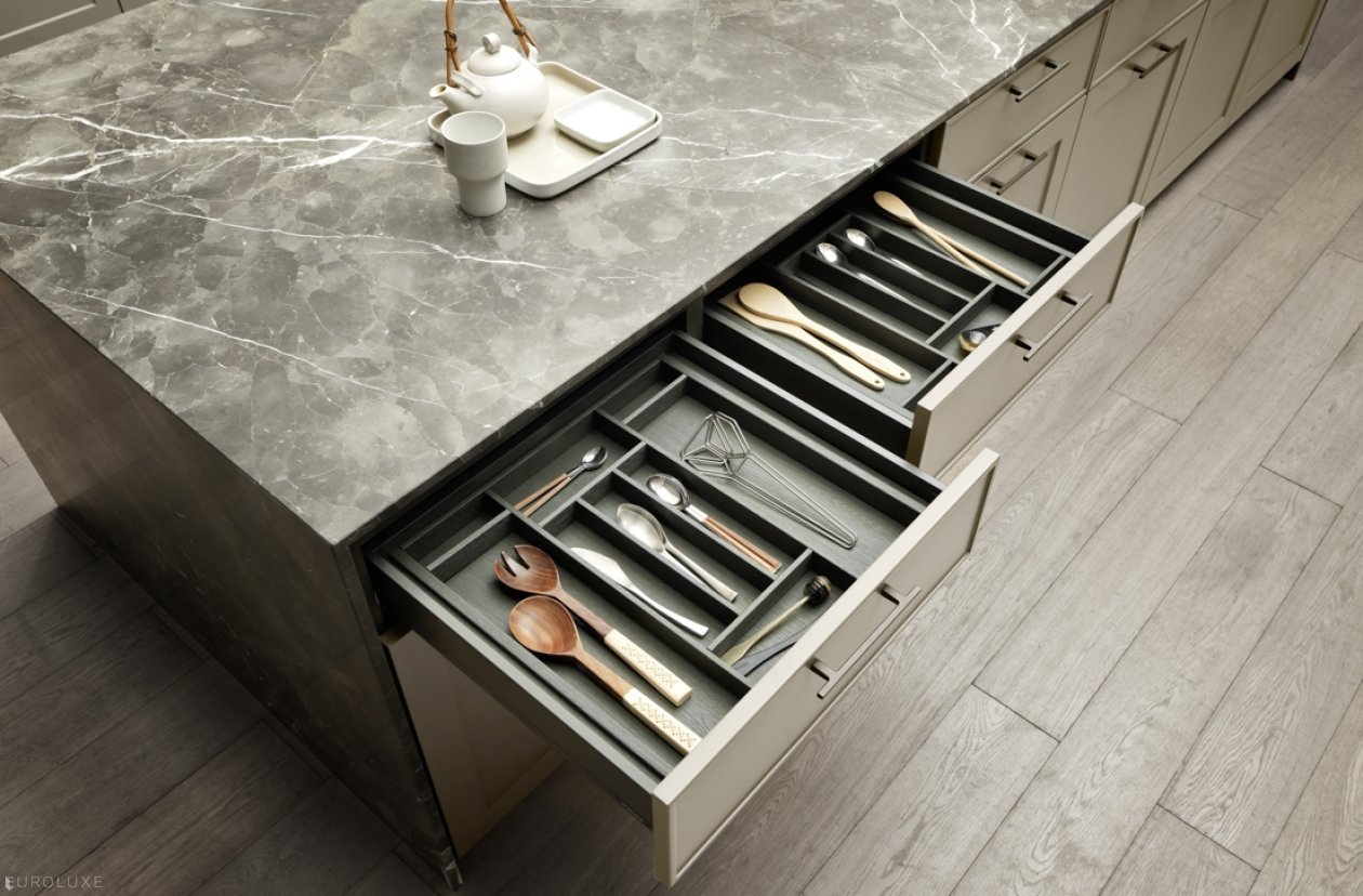 Quadra 70 - pedini cabinets chicago, Quadra 70 Chicago, dining furniture, Quadra 70 by Pedini, kitchen Chicago, kitchen cabinets, european kitchen, minimalistic kitchen, urban interior, custom kitchen cabinets, italian, modern design, contemporary kitchen, modern kitchen