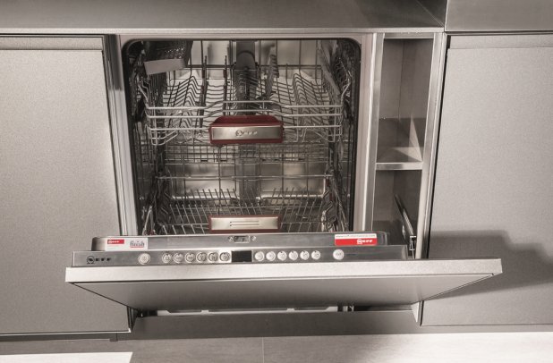 AK 08 in Fenix Biombo Doha by Arrital - arrital cabinets chicago, modern design, ak project arrital, italian cabinets, contemporary kitchen, urban interior, kitchen Chicago, dining furniture, minimalistic kitchen, european kitchen cabinets, black kitchen, modern kitchen cabinets, modular kitchen, italian